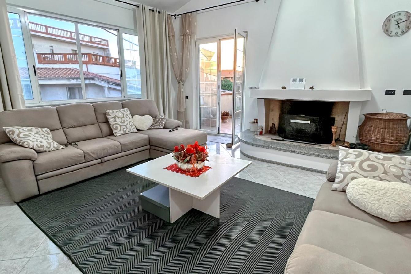 Luxury Home Cabras Centro Exterior foto